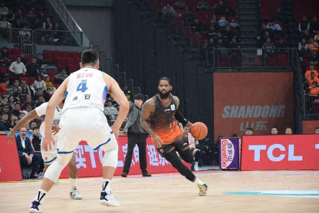 世界杯最新版-109比82！豪取8连胜后连放大招，山东男篮作出决定，邱彪还有利好