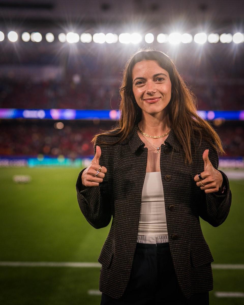 世界杯手机直播-助威男足，邦马蒂到诺坎普现场观看巴萨与马竞的首回合比赛